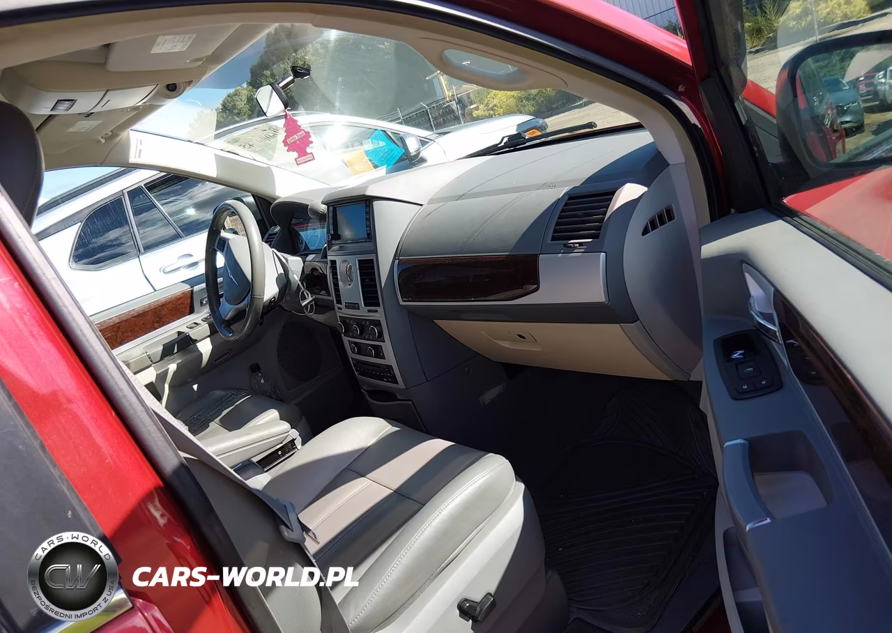 2010 Chrysler Town & Country Touring VIN:2A4RR5D13AR133334 - 5