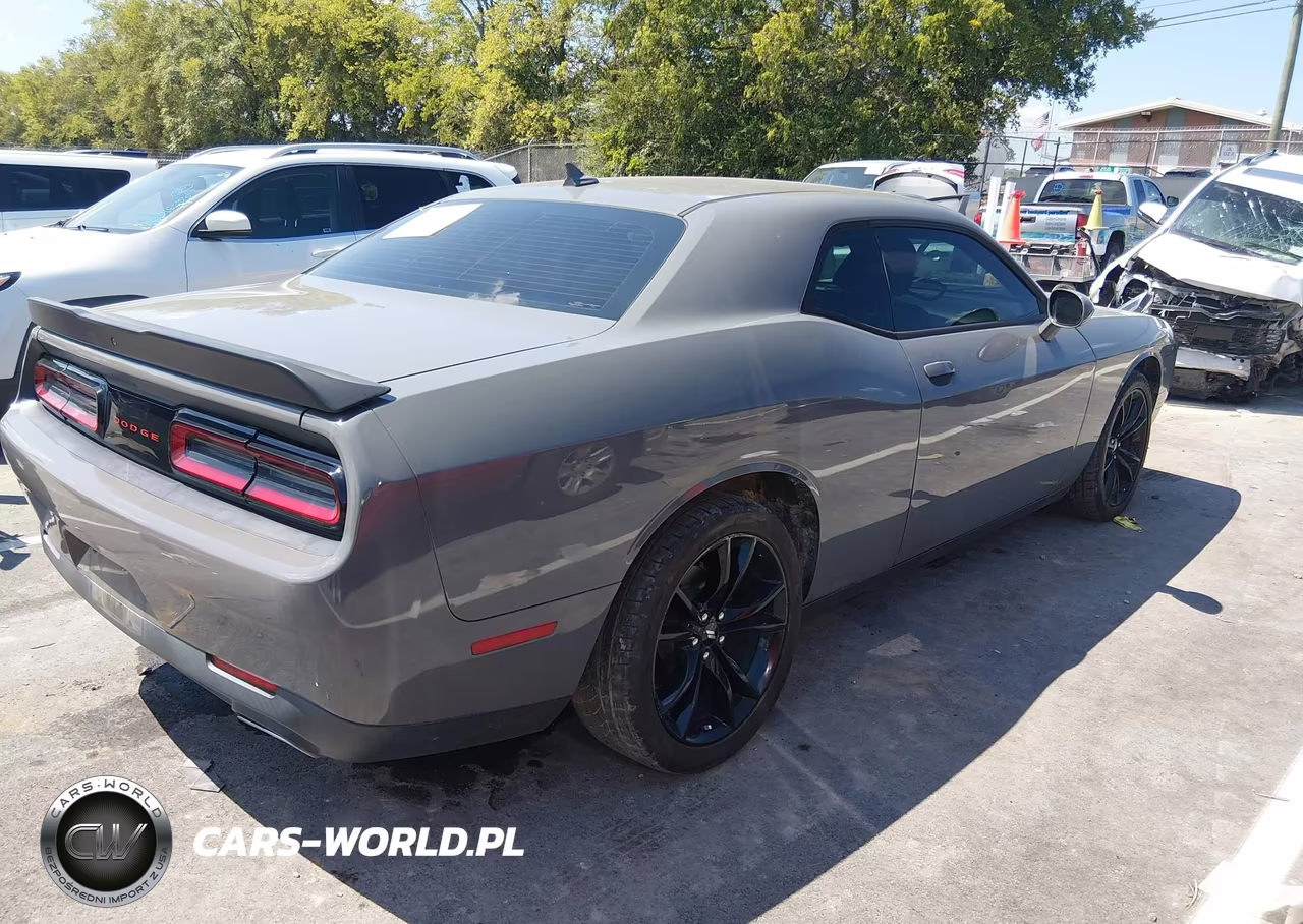 2018 Dodge Challenger Sxt VIN:2C3CDZAG1JH204518 - 4
