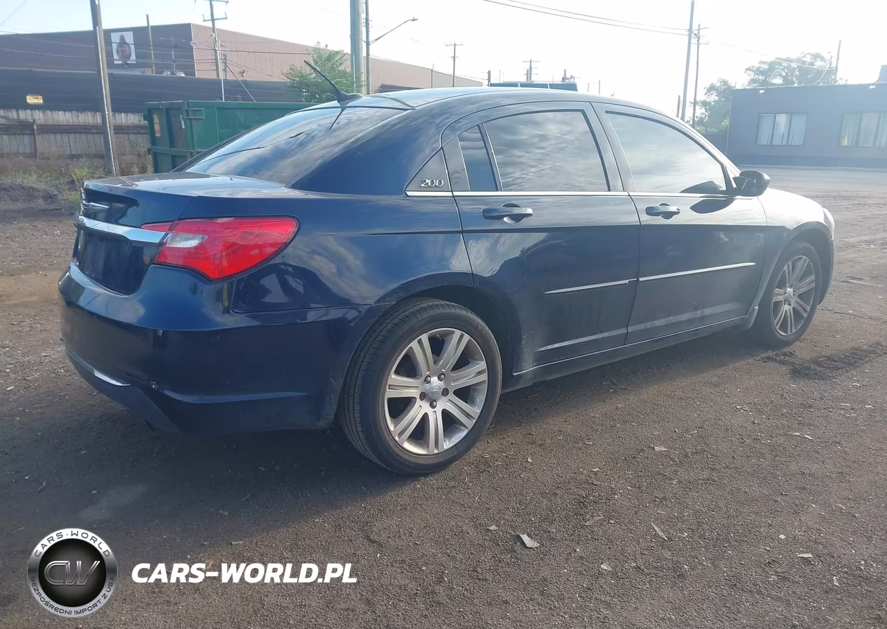 2013 Chrysler 200 Lx VIN:1C3CCBAB8DN751389 - 4