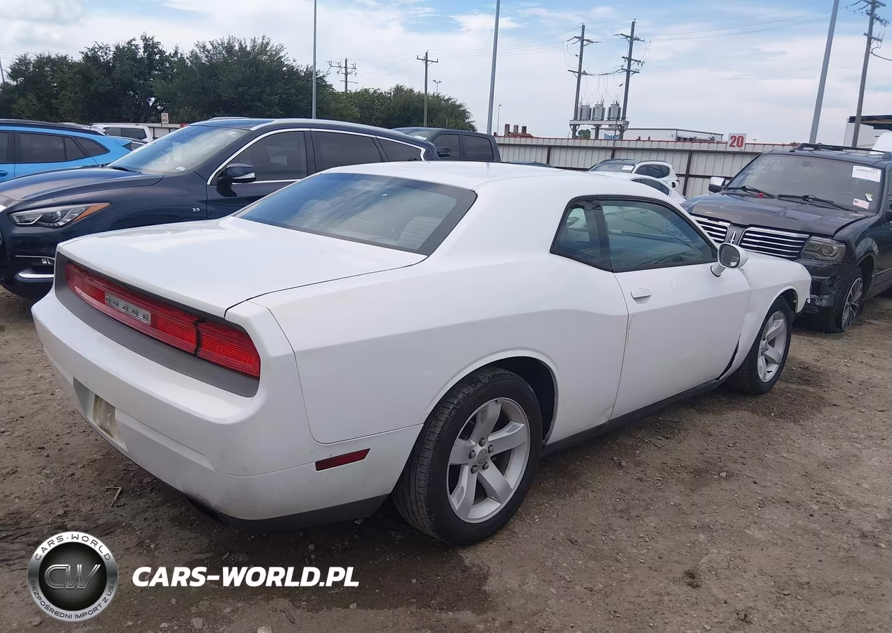 2012 Dodge Challenger Sxt VIN:2C3CDYAG4CH125180 - 4