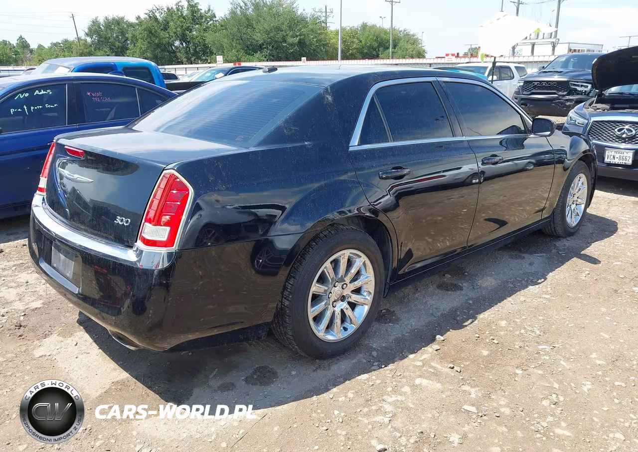 2014 Chrysler 300 VIN:2C3CCAAG9EH373678 - 4