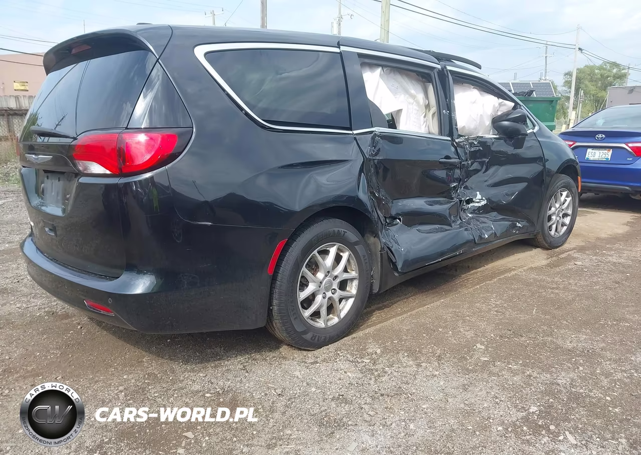 2019 Chrysler Pacifica Lx VIN:2C4RC1CG2KR627546 - 4