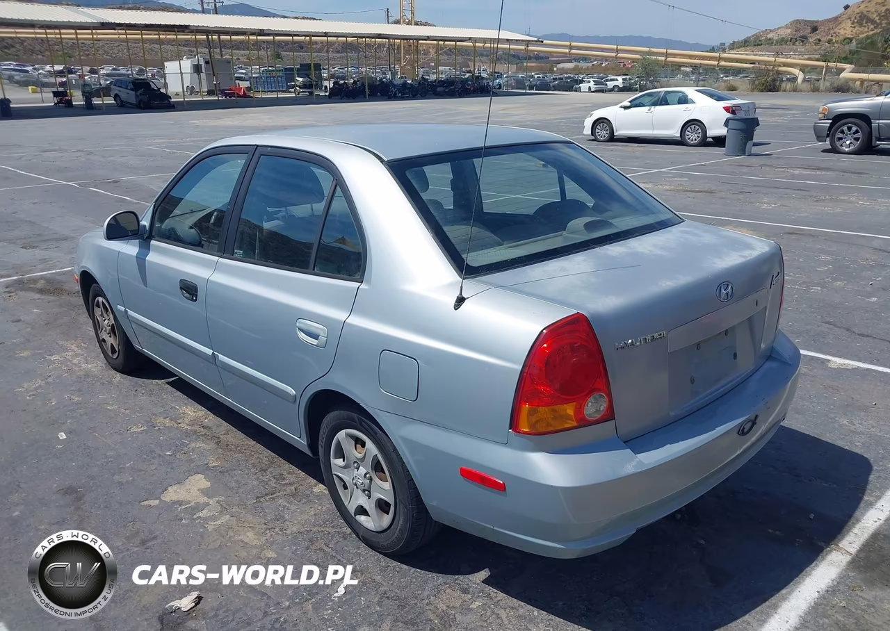 2005 Hyundai Accent Gls VIN:KMHCG45CX5U635886 - 3