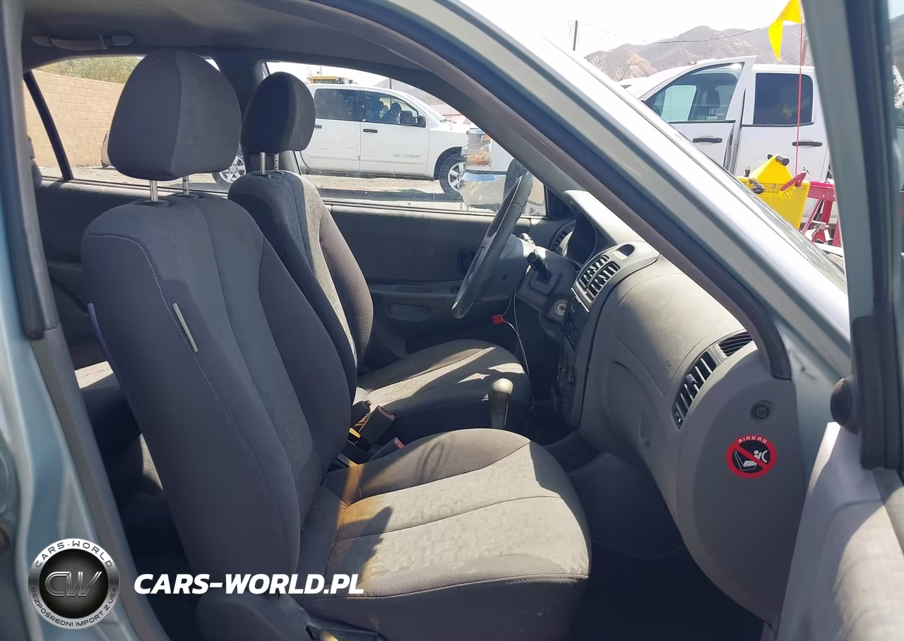 2005 Hyundai Accent Gls VIN:KMHCG45CX5U635886 - 5
