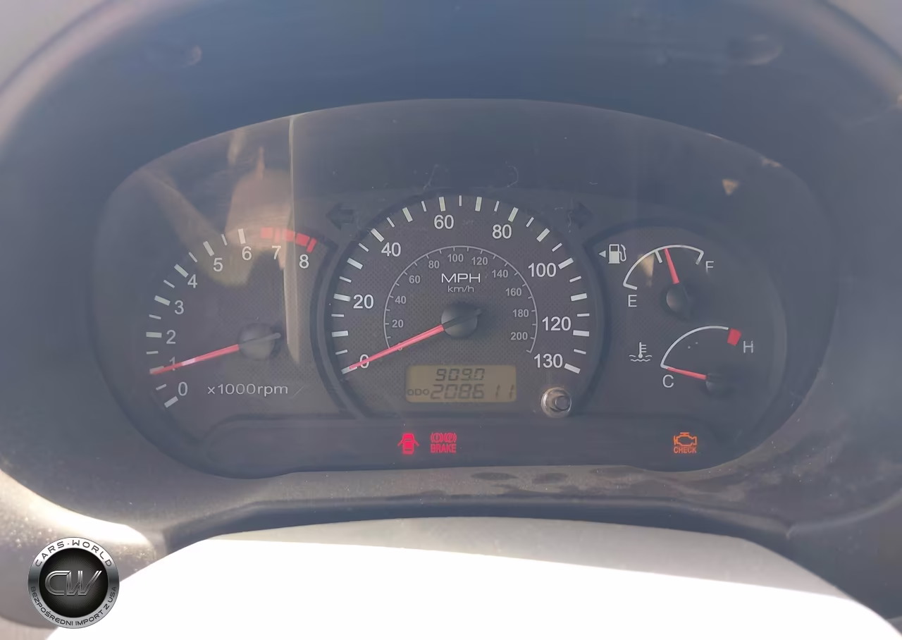 2005 Hyundai Accent Gls VIN:KMHCG45CX5U635886 - 7