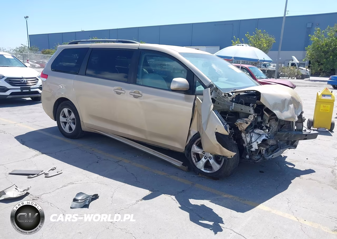2013 Toyota Sienna Le