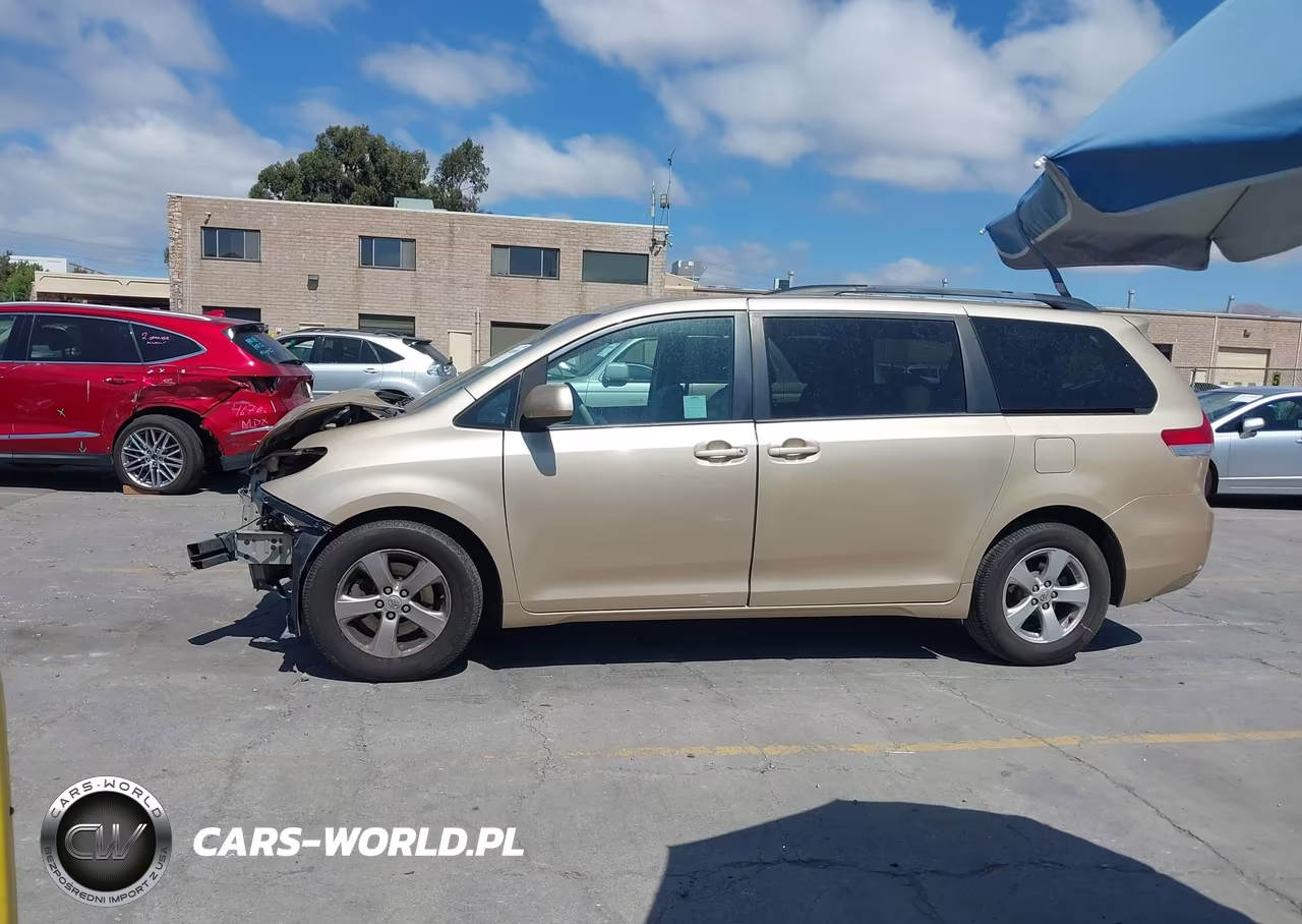 2013 Toyota Sienna Le VIN:5TDKK3DC9DS314208 - 15