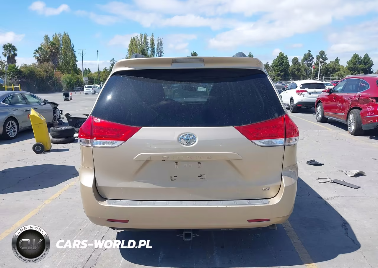 2013 Toyota Sienna Le VIN:5TDKK3DC9DS314208 - 17