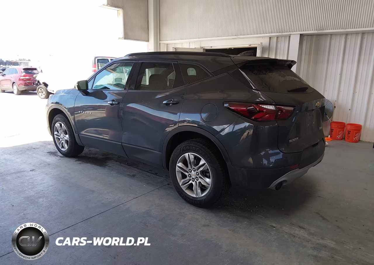2019 Chevrolet Blazer VIN:3GNKBBRA0KS600420 - 3