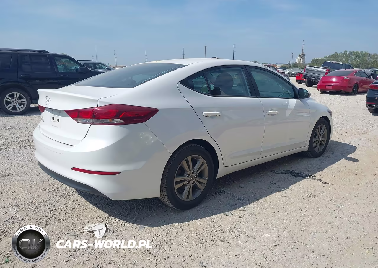 2018 Hyundai Elantra Sel VIN:5NPD84LF9JH342861 - 4