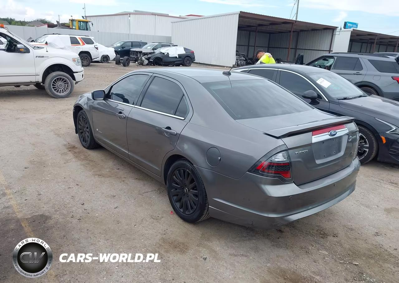 2010 Ford Fusion Hybrid VIN:3FADP0L35AR112545 - 3