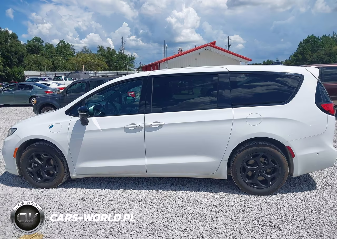 2024 Chrysler Pacifica Hybrid S Appearance Pkg VIN:2C4RC1S76RR160921 - 14