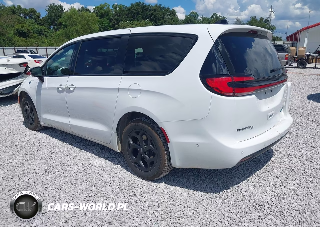 2024 Chrysler Pacifica Hybrid S Appearance Pkg VIN:2C4RC1S76RR160921 - 3