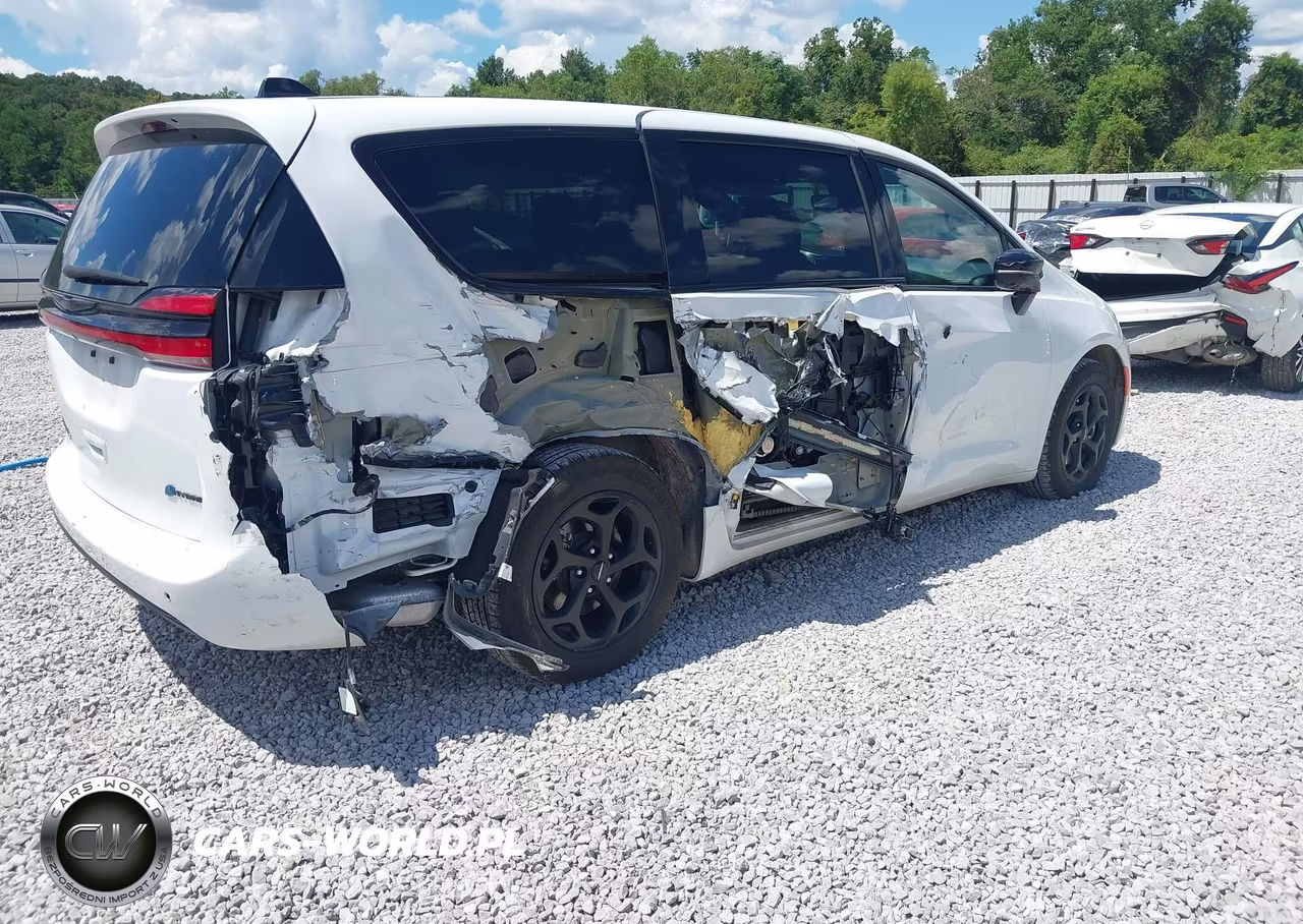 2024 Chrysler Pacifica Hybrid S Appearance Pkg VIN:2C4RC1S76RR160921 - 4