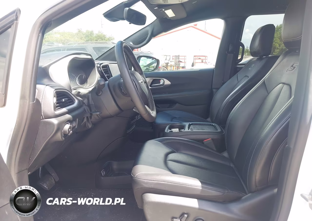 2024 Chrysler Pacifica Hybrid S Appearance Pkg VIN:2C4RC1S76RR160921 - 5