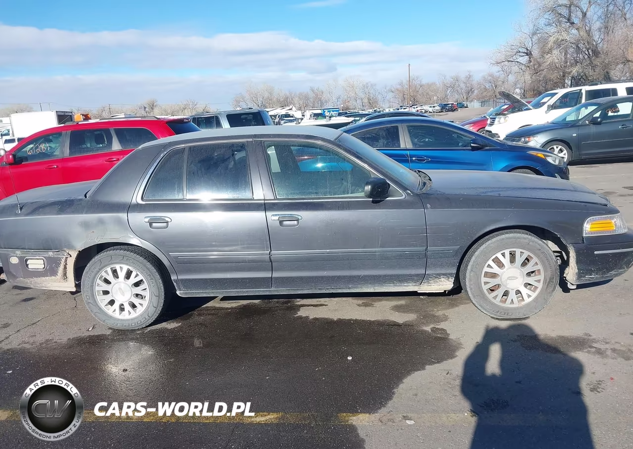 2005 Ford Crown Victoria VIN:2FAHP74W05X122104 - 12