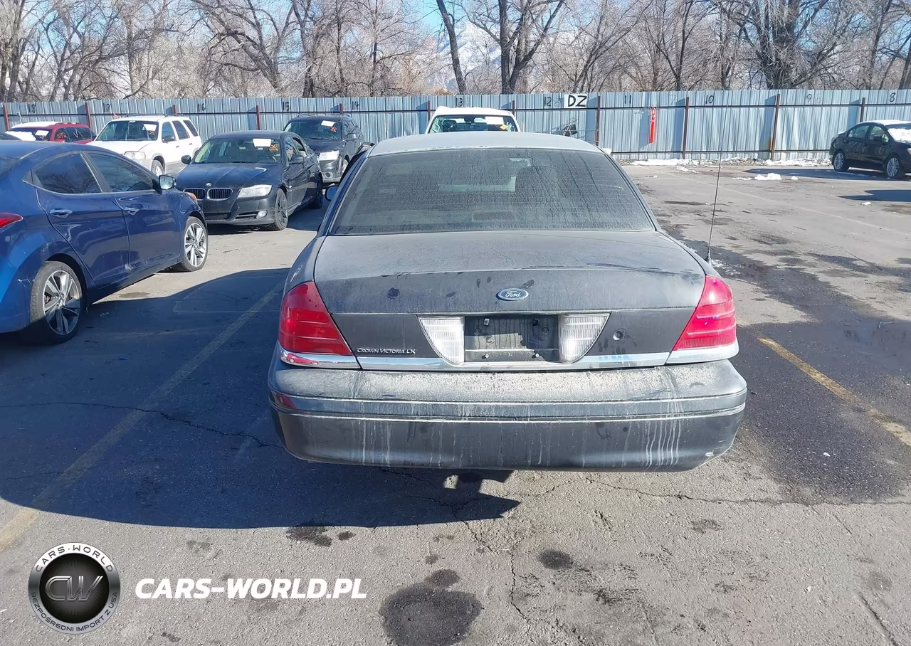 2005 Ford Crown Victoria VIN:2FAHP74W05X122104 - 15