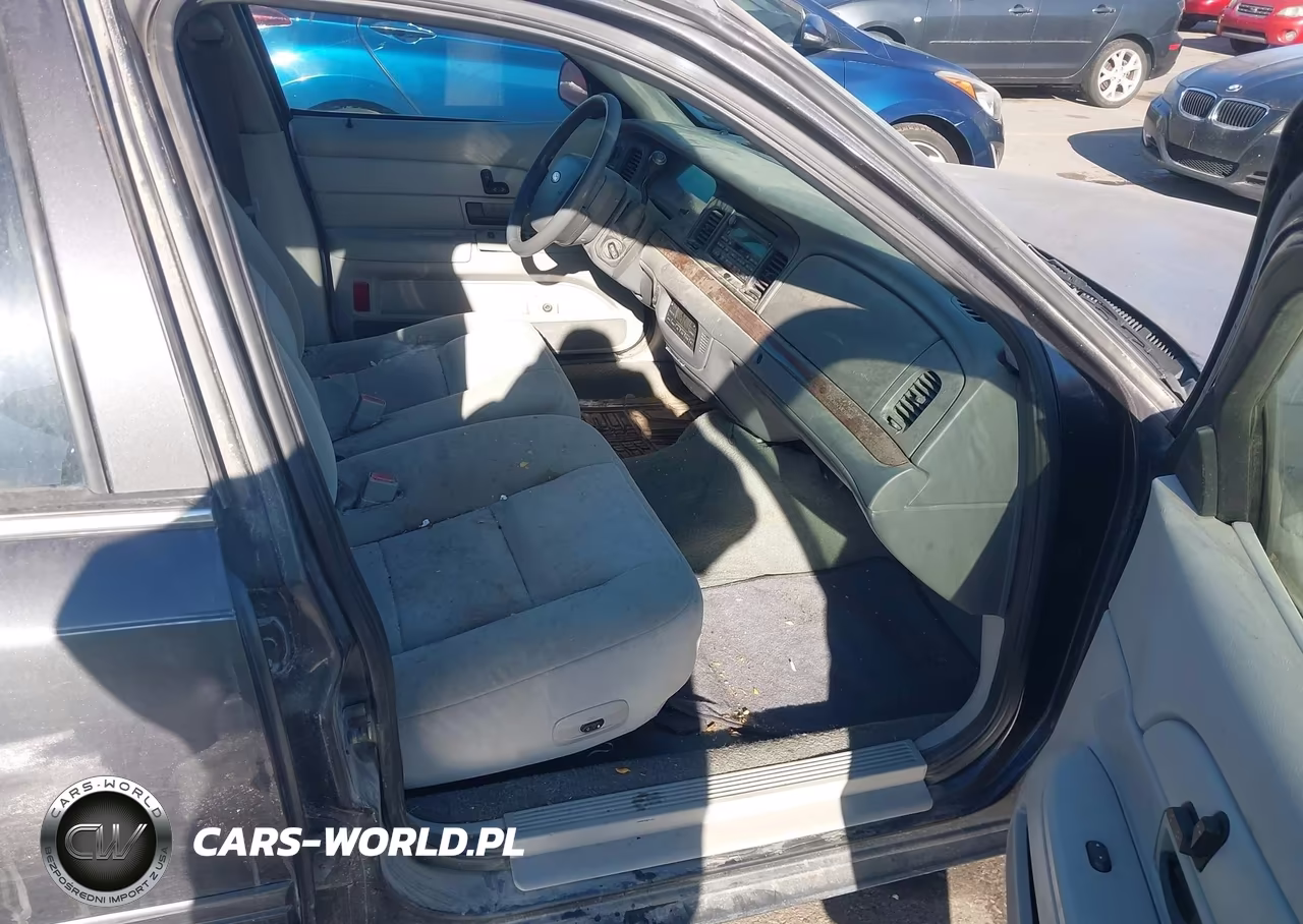 2005 Ford Crown Victoria VIN:2FAHP74W05X122104 - 5