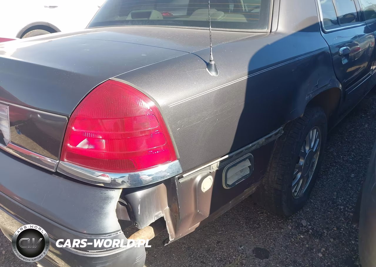 2005 Ford Crown Victoria VIN:2FAHP74W05X122104 - 6