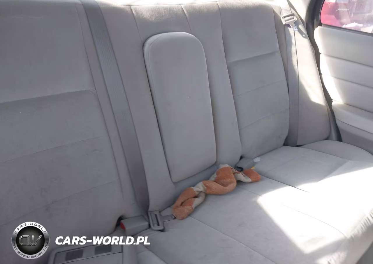 2005 Ford Crown Victoria VIN:2FAHP74W05X122104 - 8