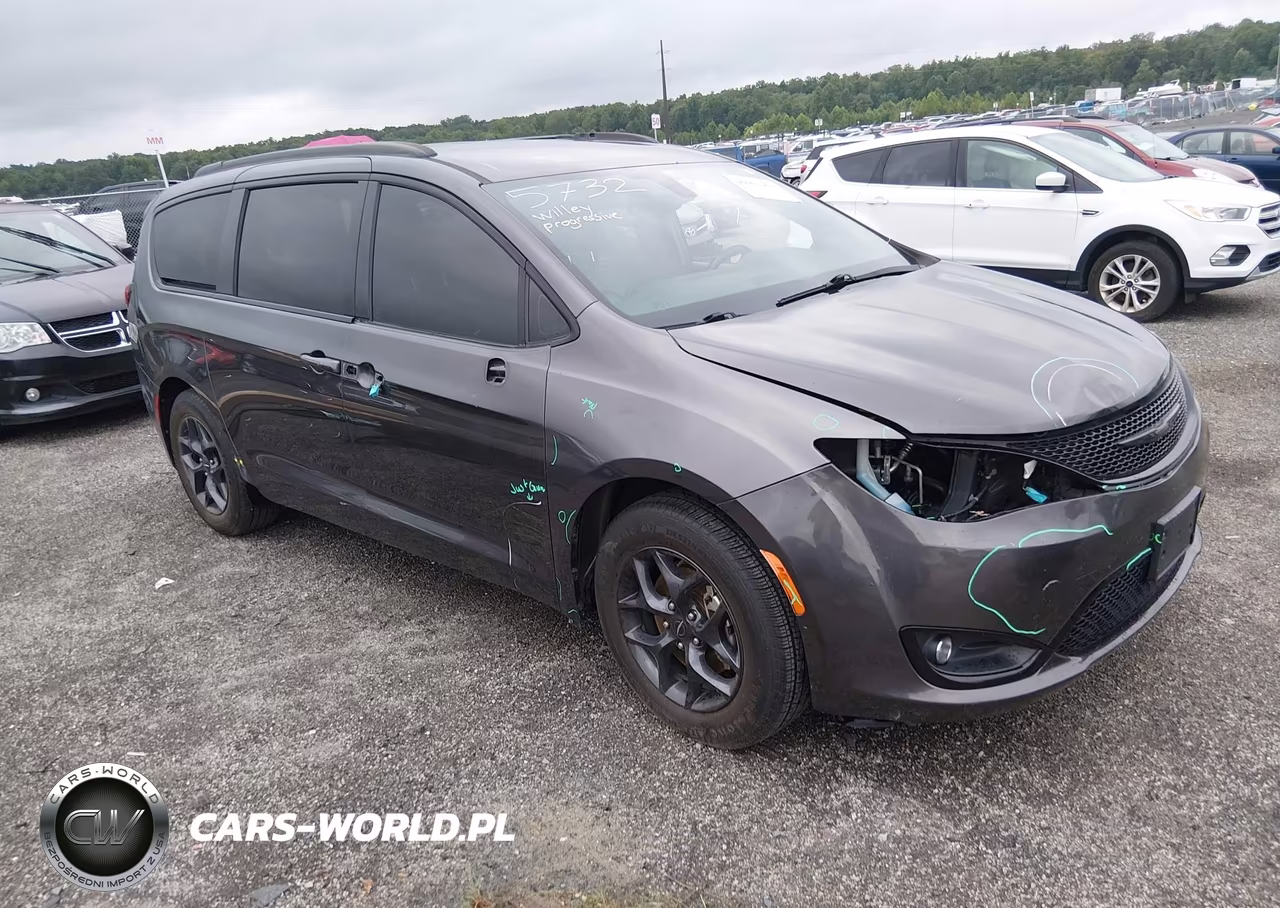 2018 Chrysler Pacifica Touring L – zdjęcie 1 z 17