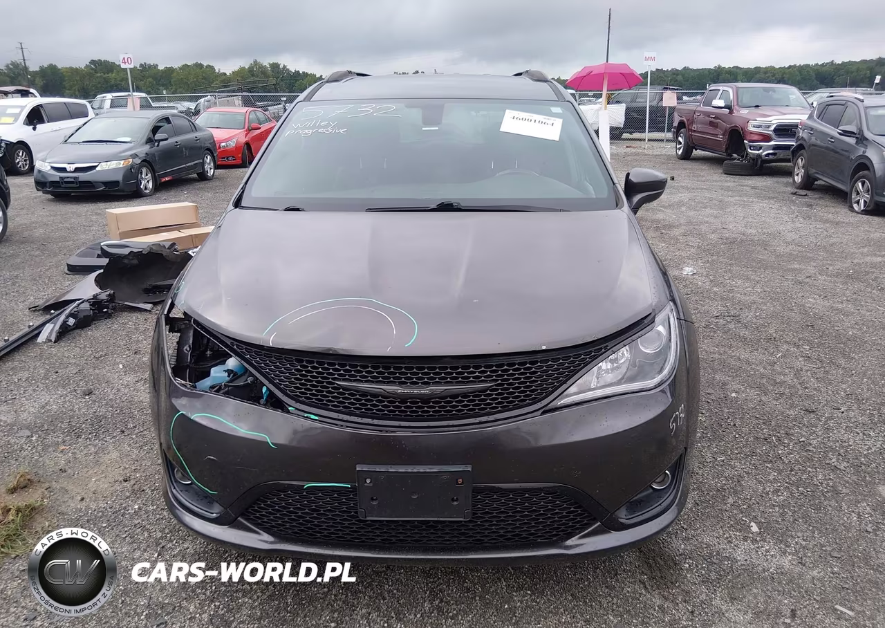 2018 Chrysler Pacifica Touring L VIN:2C4RC1BG8JR227541 - 13