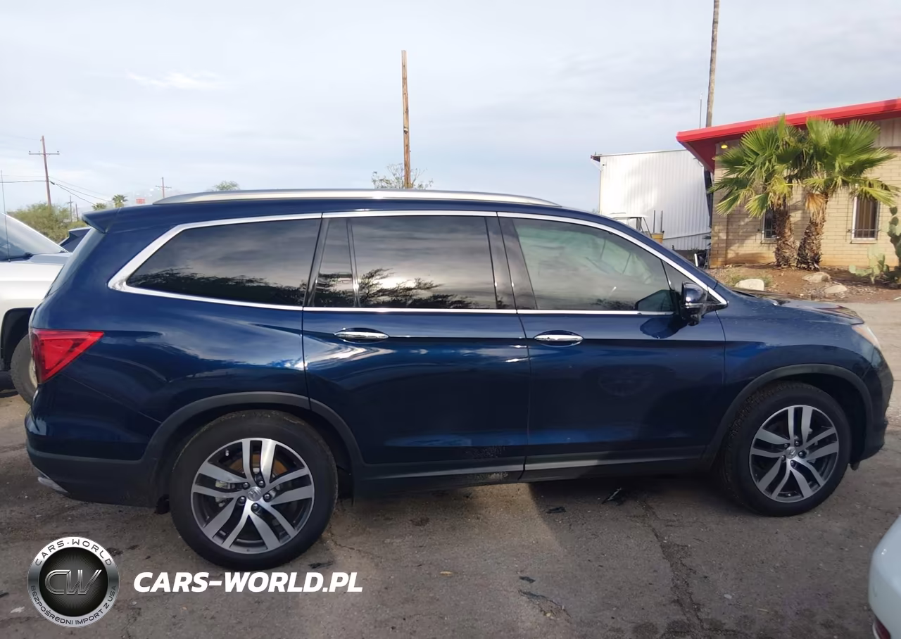 2016 Honda Pilot Touring VIN:5FNYF5H91GB010906 - 13
