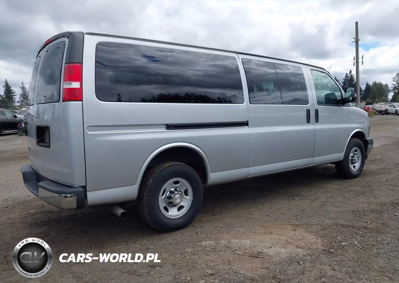 2017 Chevrolet Express 3500 Lt VIN:1GAZGPFF1H1293459 - 4