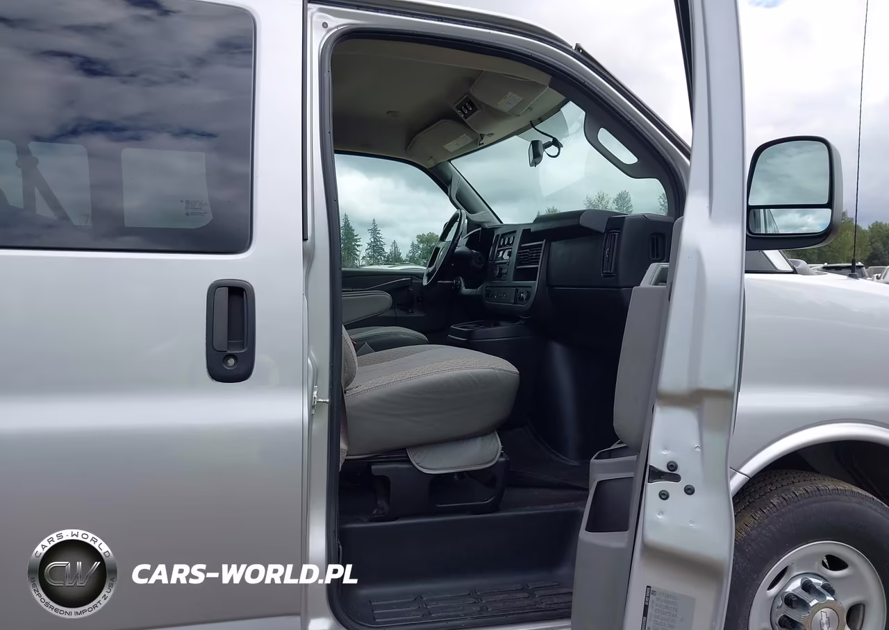 2017 Chevrolet Express 3500 Lt VIN:1GAZGPFF1H1293459 - 5