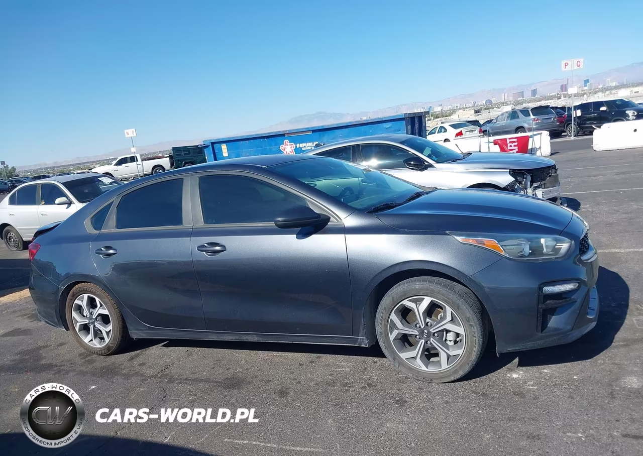 2021 Kia Forte Lxs VIN:3KPF24AD1ME305081 - 13