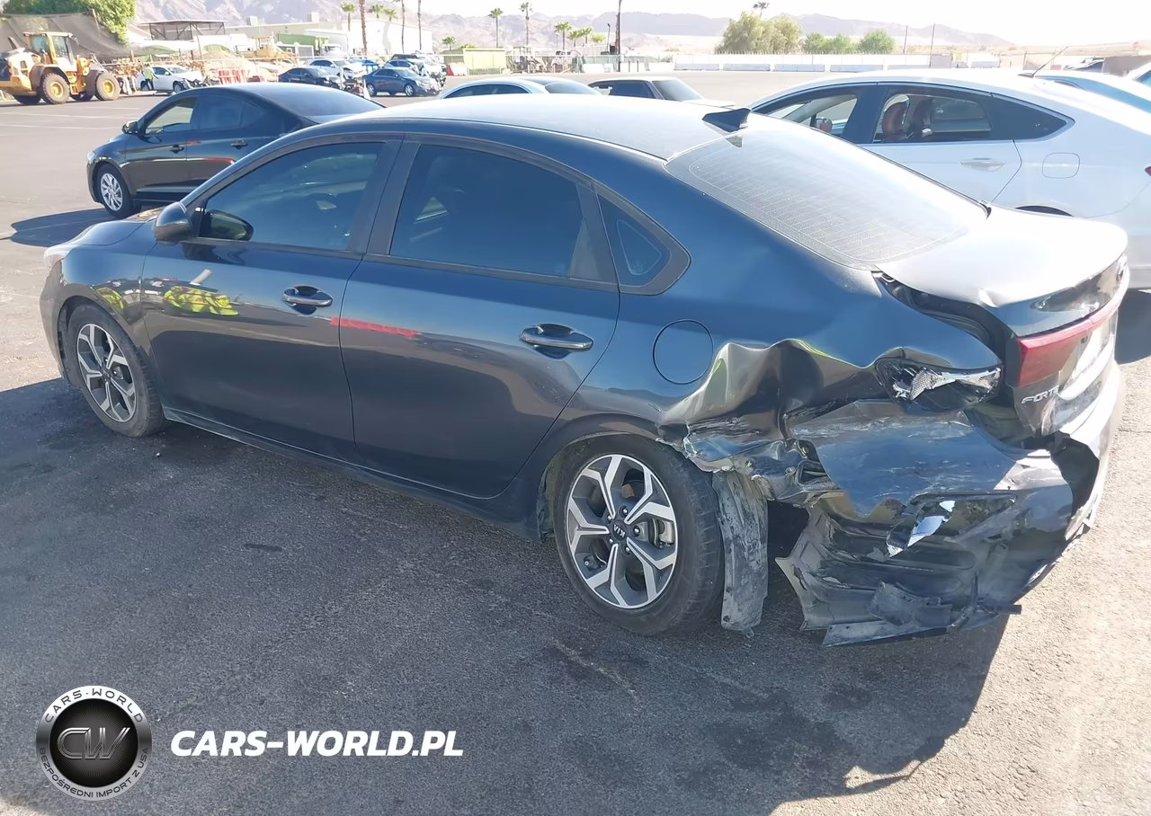 2021 Kia Forte Lxs VIN:3KPF24AD1ME305081 - 3