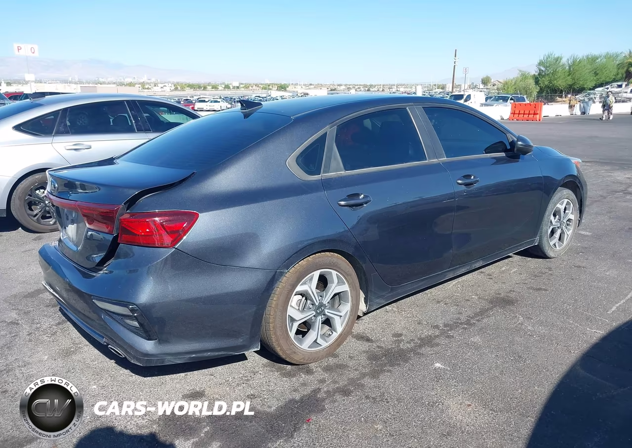 2021 Kia Forte Lxs VIN:3KPF24AD1ME305081 - 4