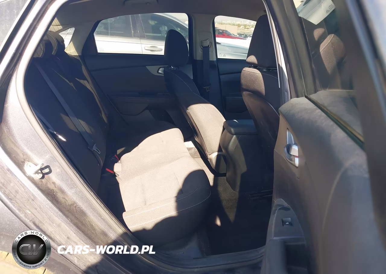 2021 Kia Forte Lxs VIN:3KPF24AD1ME305081 - 8