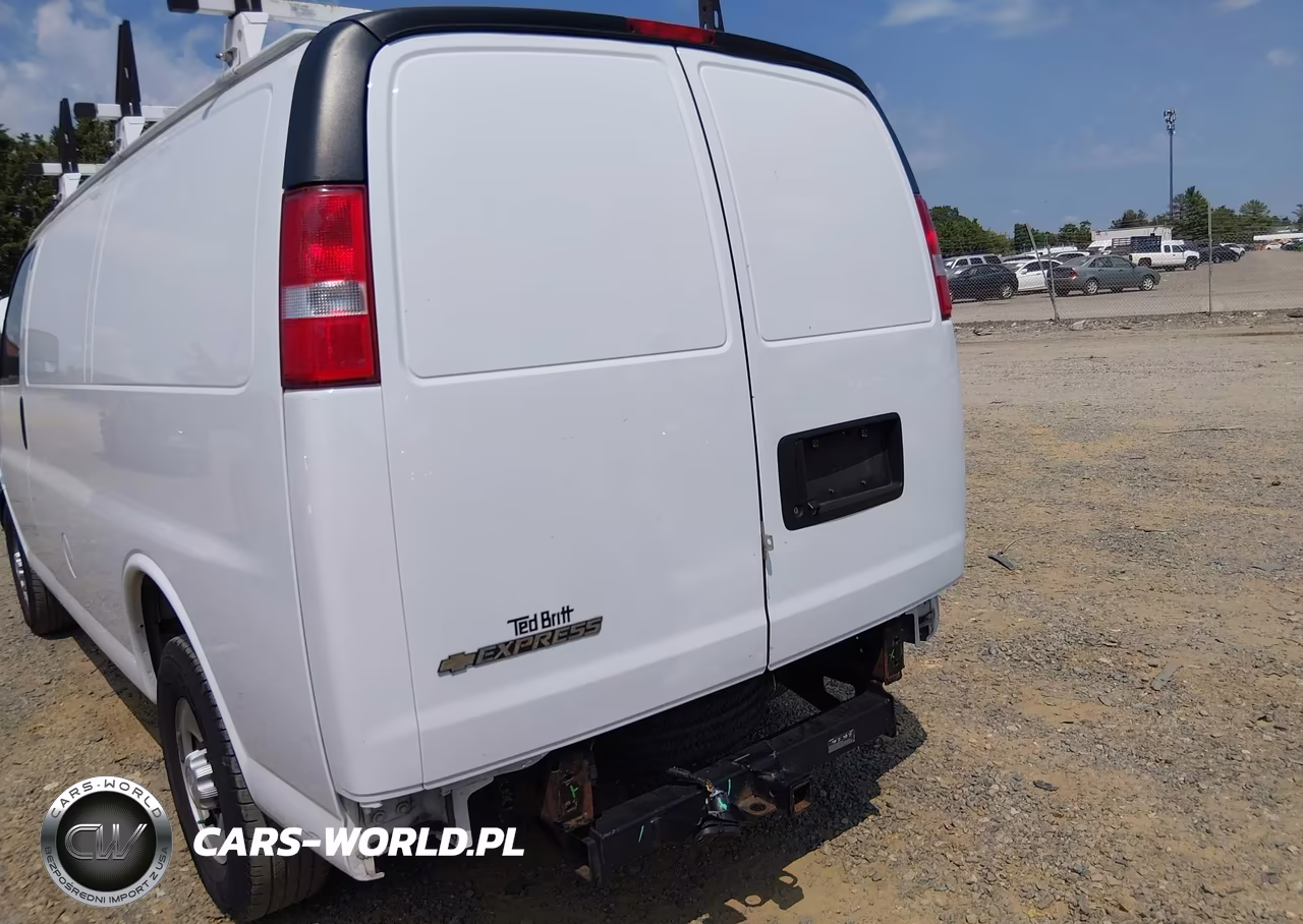 2019 Chevrolet Express 3500 Work Van VIN:1GCZGGFG2K1245704 - 17
