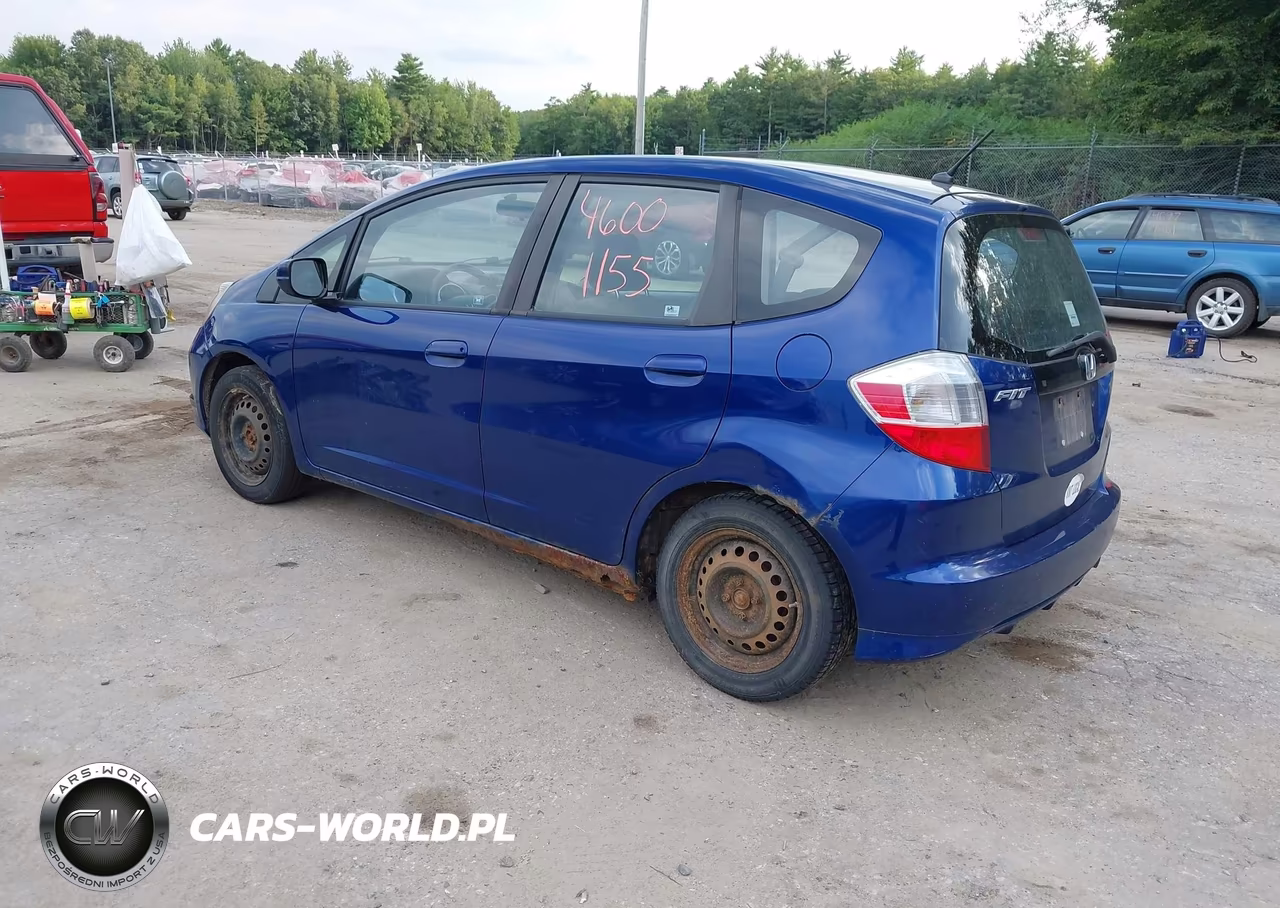 2013 Honda Fit VIN:JHMGE8H39DC028377 - 3
