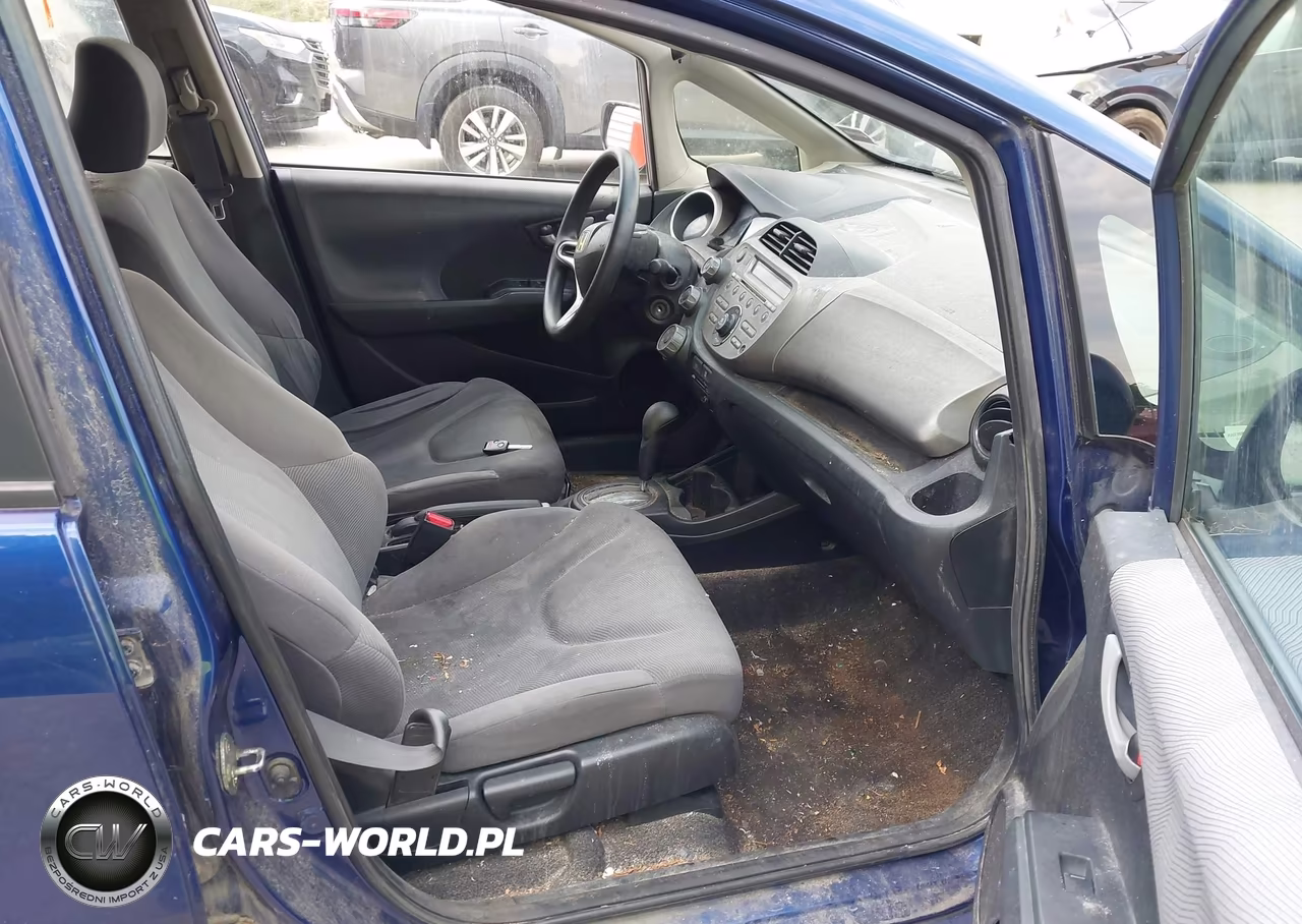 2013 Honda Fit VIN:JHMGE8H39DC028377 - 5