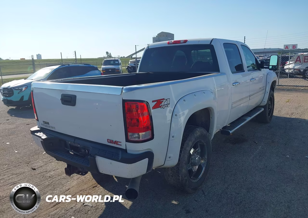 2012 GMC Sierra 2500Hd Denali VIN:1GT125E89CF105437 - 4