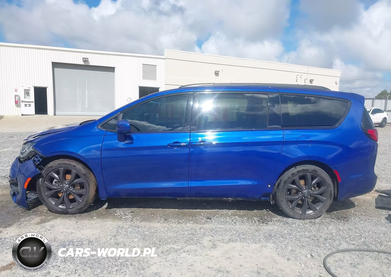 2019 Chrysler Pacifica Touring L Plus VIN:2C4RC1EG3KR668717 - 14