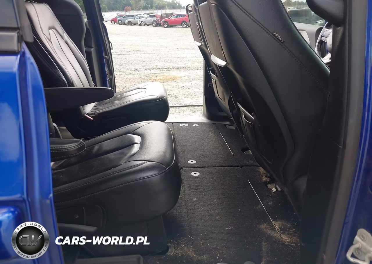 2019 Chrysler Pacifica Touring L Plus VIN:2C4RC1EG3KR668717 - 8