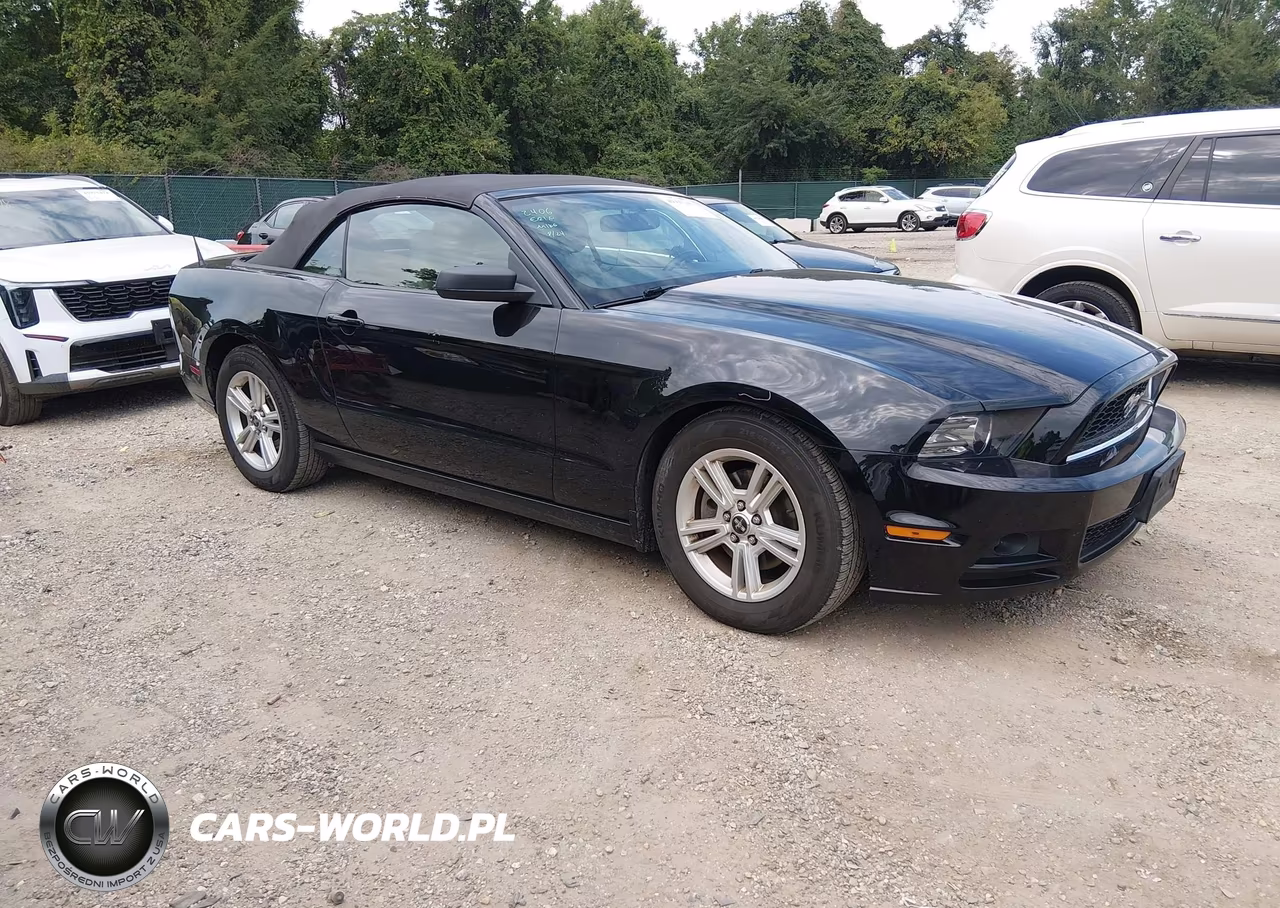 2014 Ford Mustang V6