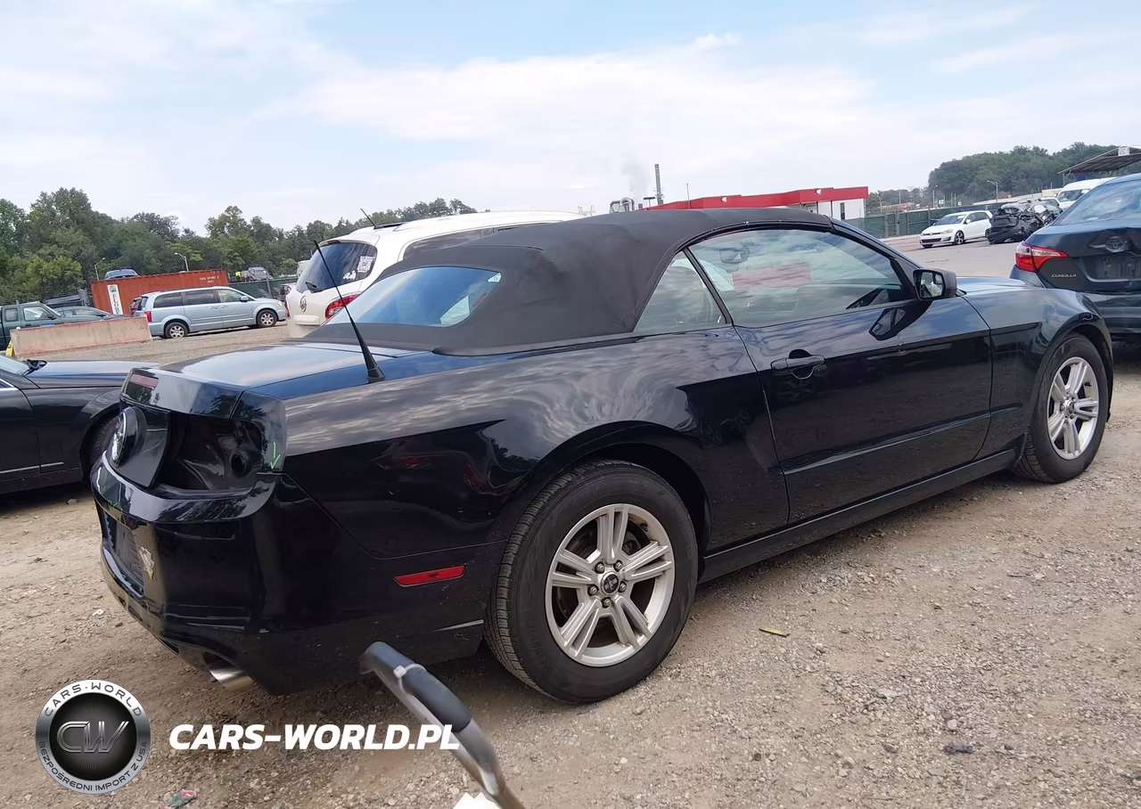 2014 Ford Mustang V6 VIN:1ZVBP8EMXE5232367 - 4