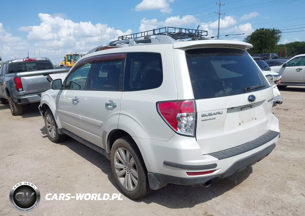 2013 Subaru Forester 2.5X Touring VIN:JF2SHAGCXDH406044 - 3