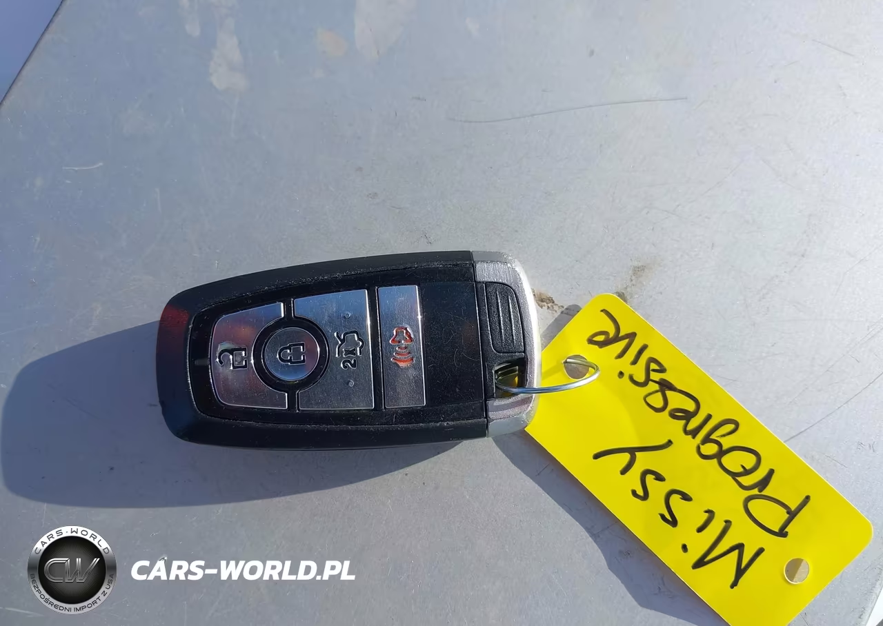 2018 Ford Fusion S VIN:3FA6P0G79JR267251 - 11