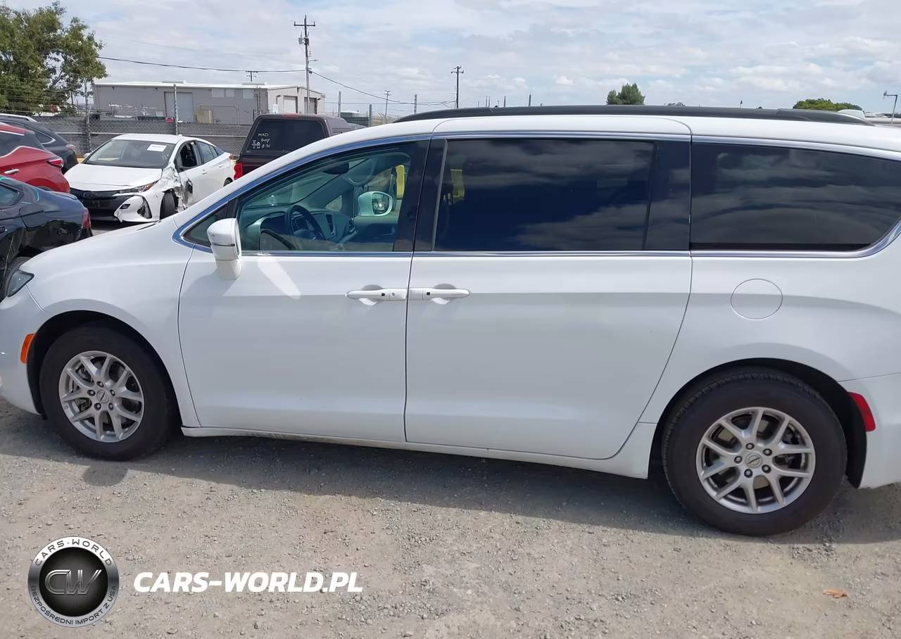 2022 Chrysler Pacifica Touring L VIN:2C4RC1BG3NR198262 - 14