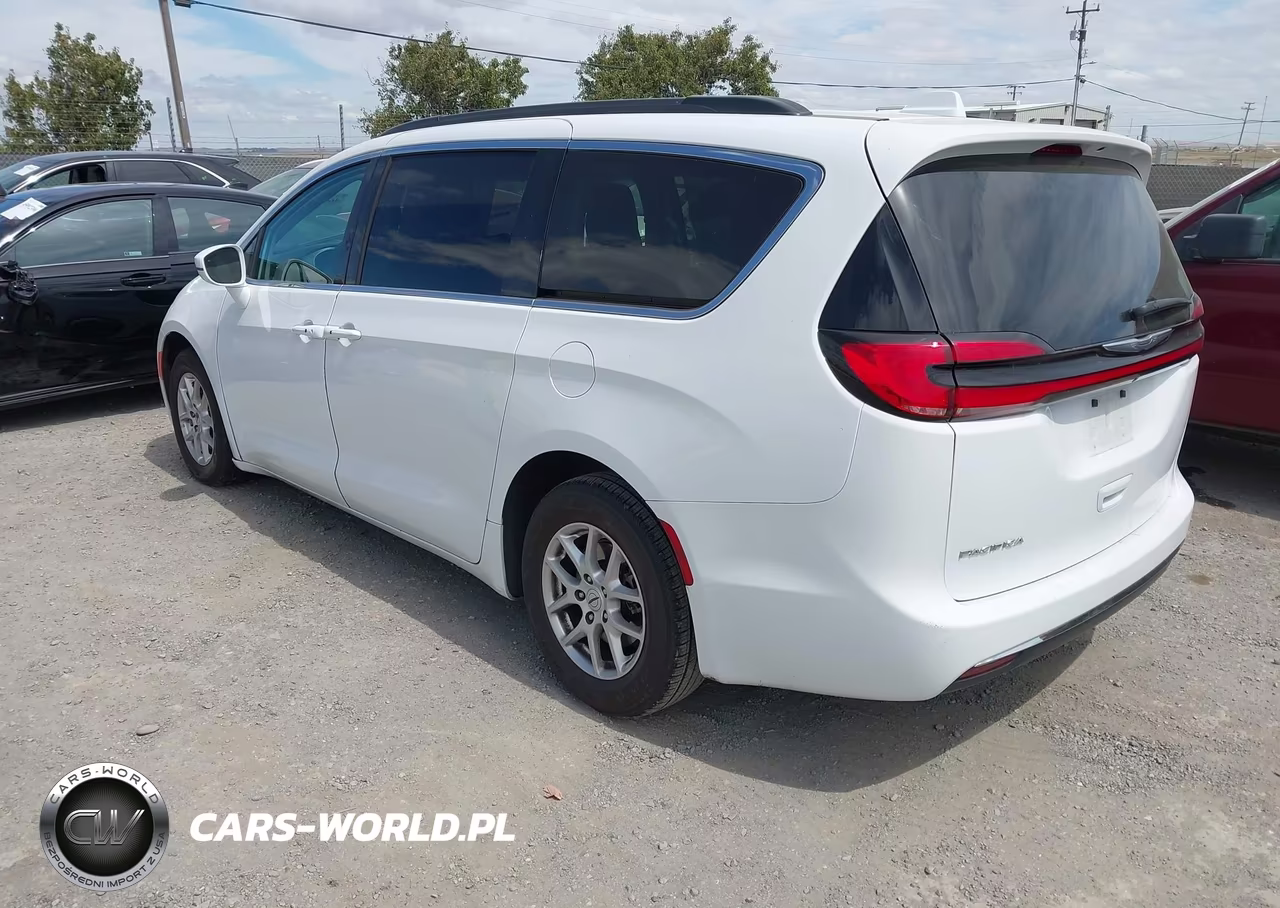 2022 Chrysler Pacifica Touring L VIN:2C4RC1BG3NR198262 - 3