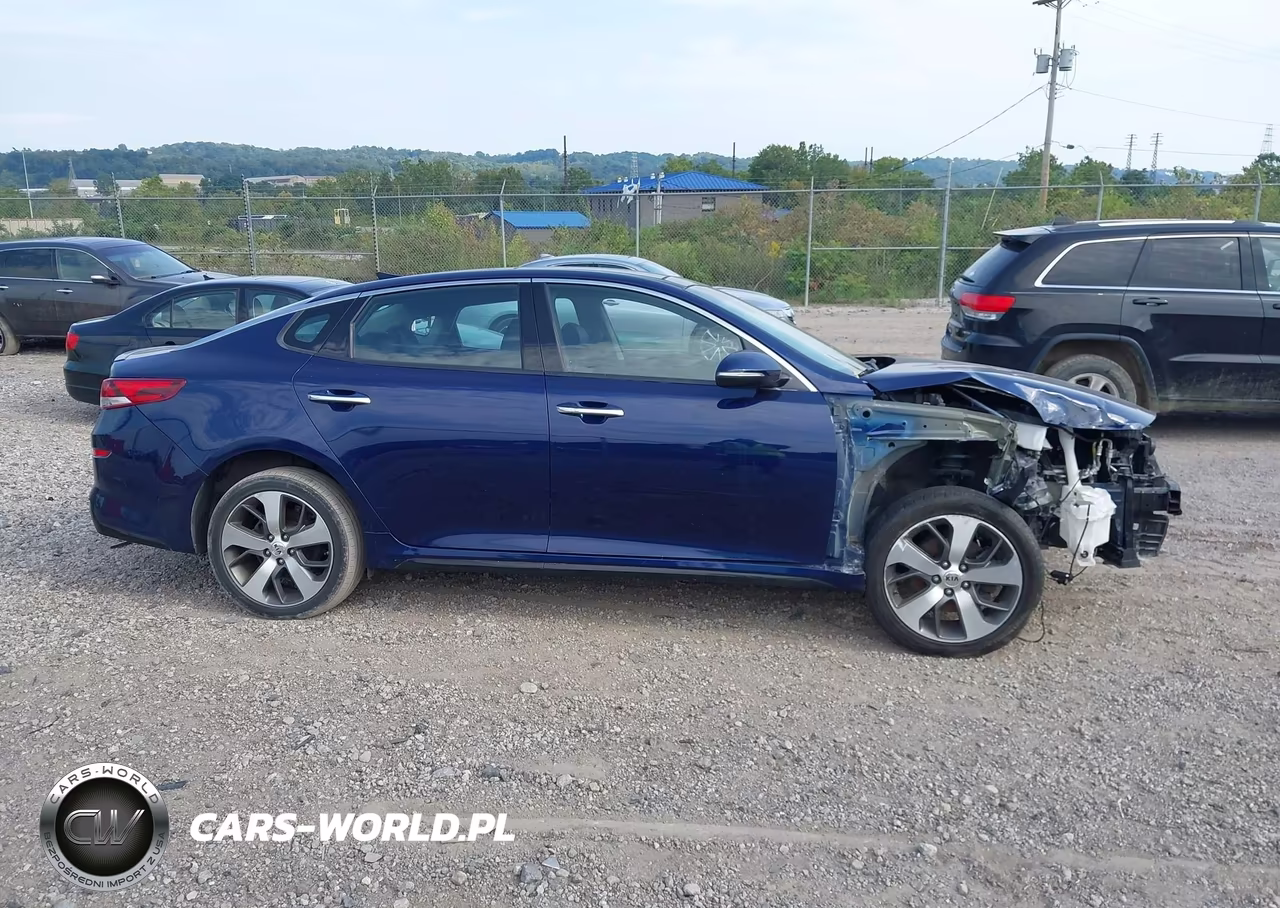 2020 Kia Optima S VIN:5XXGT4L31LG421991 - 13
