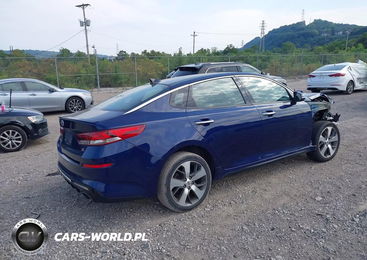 2020 Kia Optima S VIN:5XXGT4L31LG421991 - 4