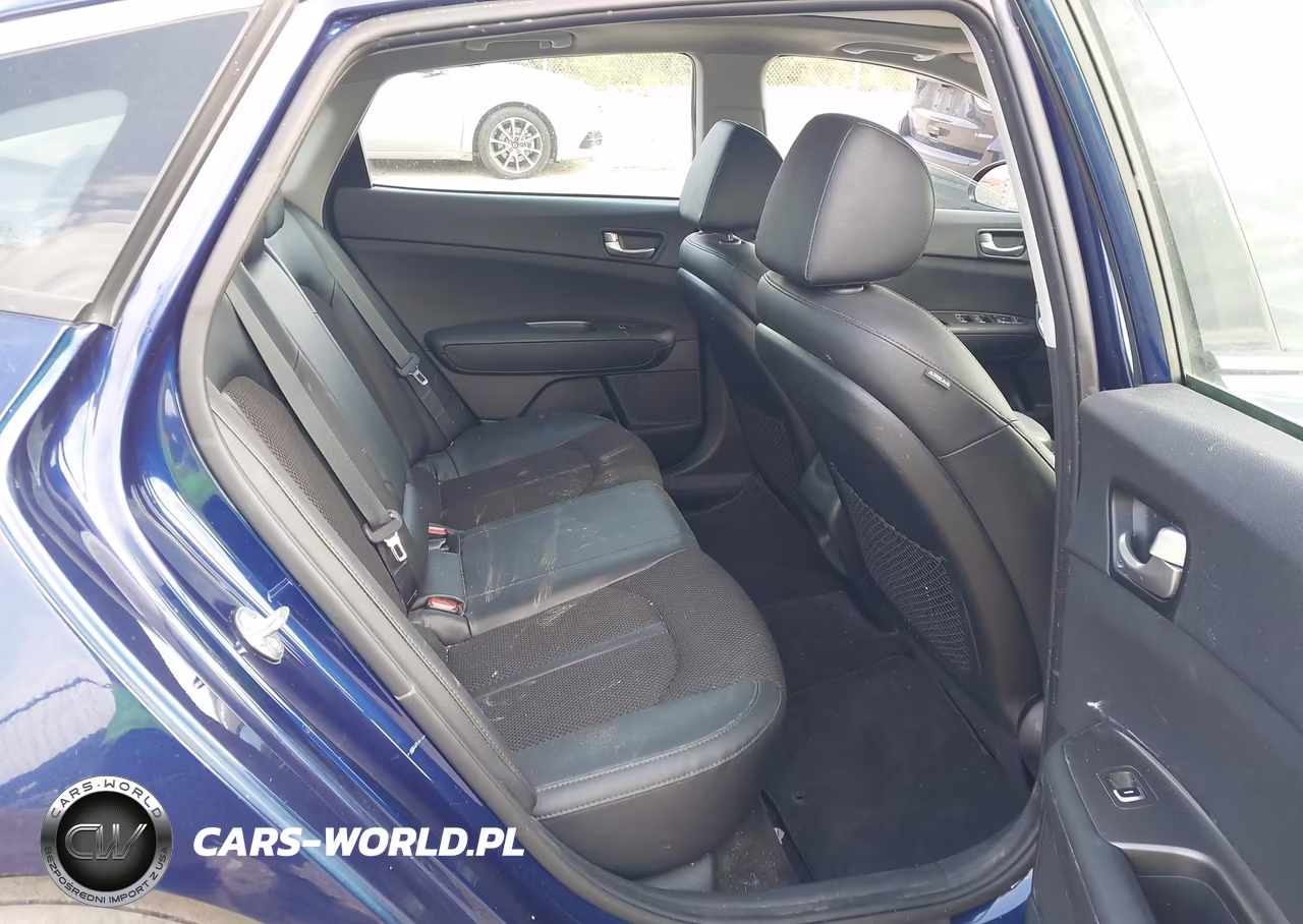 2020 Kia Optima S VIN:5XXGT4L31LG421991 - 8