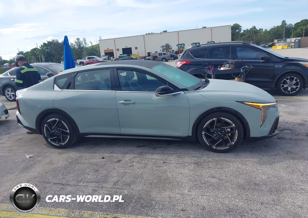 2025 Kia K4 Gt-Line VIN:3KPFW4DE6SE173439 - 13