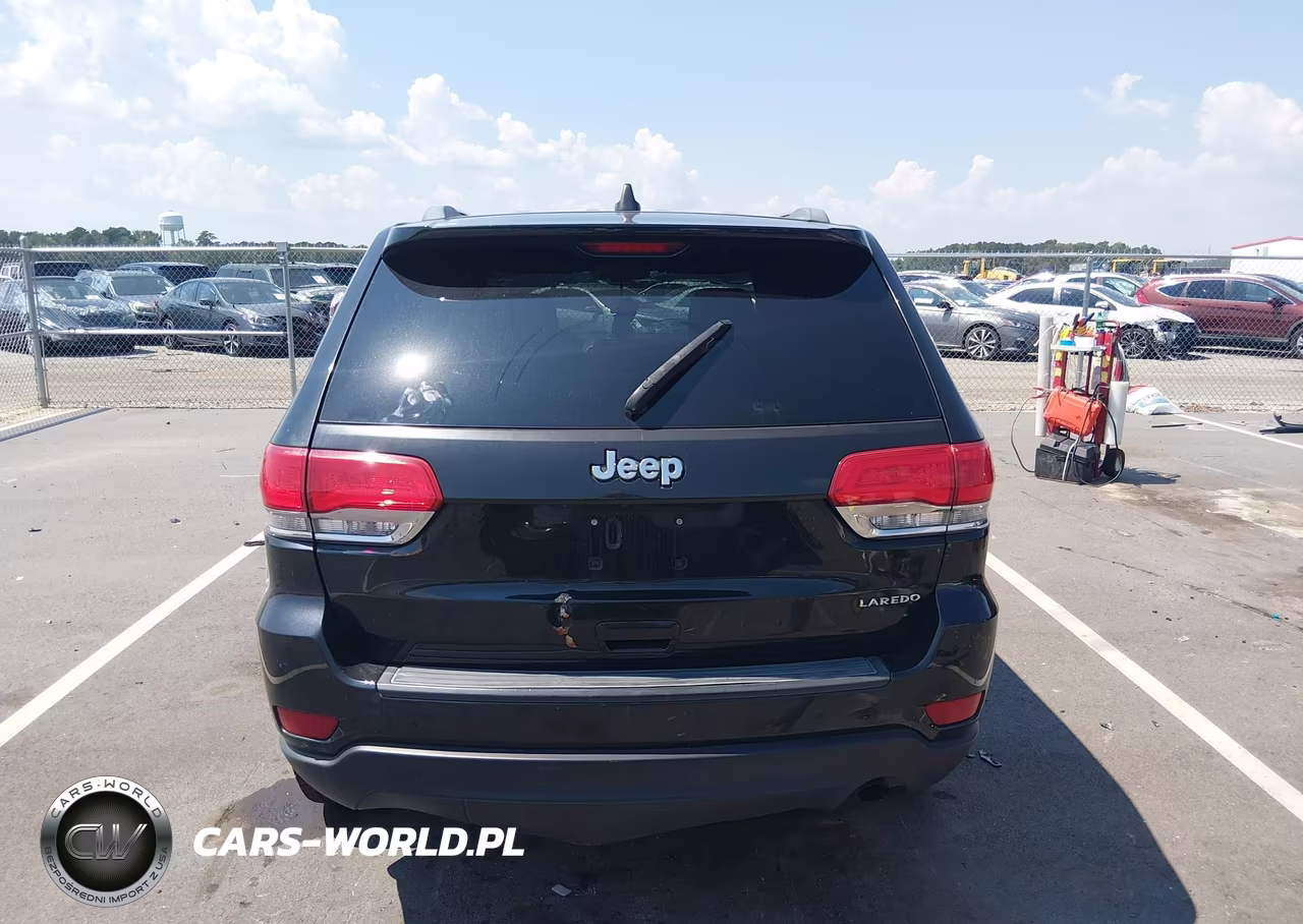 2015 Jeep Grand Cherokee Laredo VIN:1C4RJEAG0FC735159 - 16